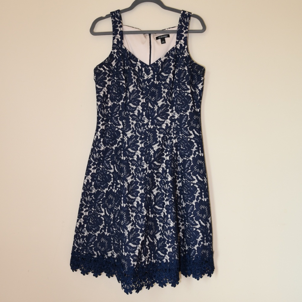 Like new Beautiful navy/cream lace dress - Picture 4 of 5